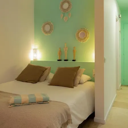 En Front De דירה *